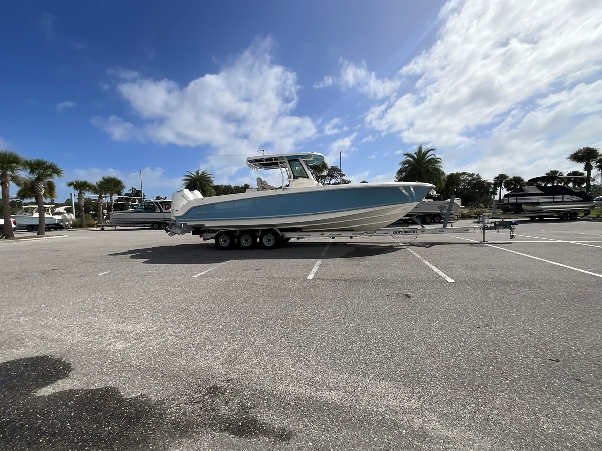 2026 Boston Whaler 330 Outrage 43