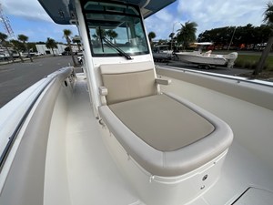 2026 Boston Whaler 330 Outrage 18