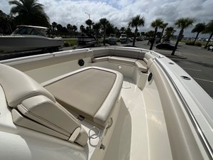 2026 Boston Whaler 330 Outrage 20