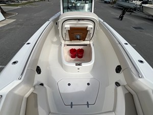 2026 Boston Whaler 330 Outrage 27