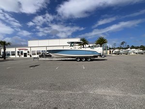 2026 Boston Whaler 330 Outrage 40