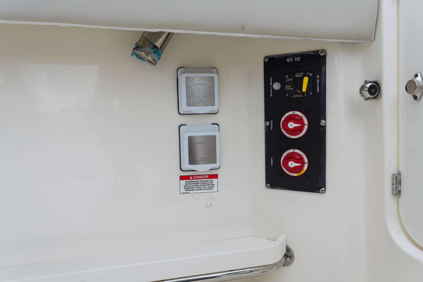 2027 Boston Whaler 280 Vantage 43