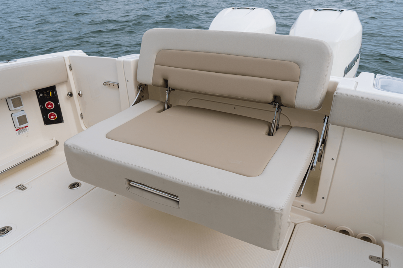 2027 Boston Whaler 280 Vantage 64