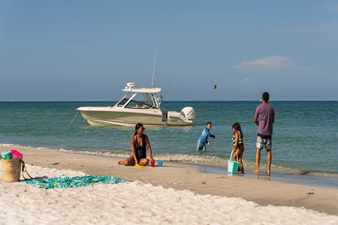 2027 Boston Whaler 280 Vantage 18