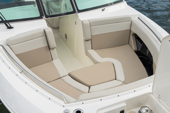 2027 Boston Whaler 280 Vantage 45