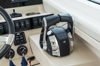 2027 Boston Whaler 280 Vantage 50