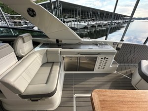 Sea Ray 400 SLX 3 2022 Sea Ray 400 SLX 4