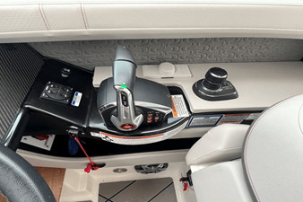 Sea Ray 400 SLX 10 2022 Sea Ray 400 SLX 11