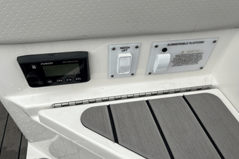 Sea Ray 400 SLX 11 2022 Sea Ray 400 SLX 12
