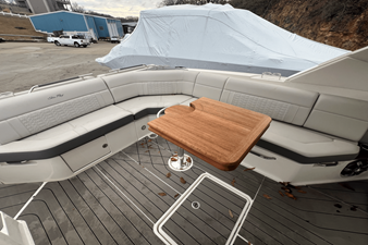 Sea Ray 400 SLX 16 2022 Sea Ray 400 SLX 17