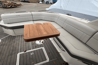 Sea Ray 400 SLX 17 2022 Sea Ray 400 SLX 18