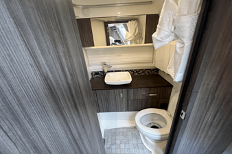Sea Ray 400 SLX 26 2022 Sea Ray 400 SLX 27