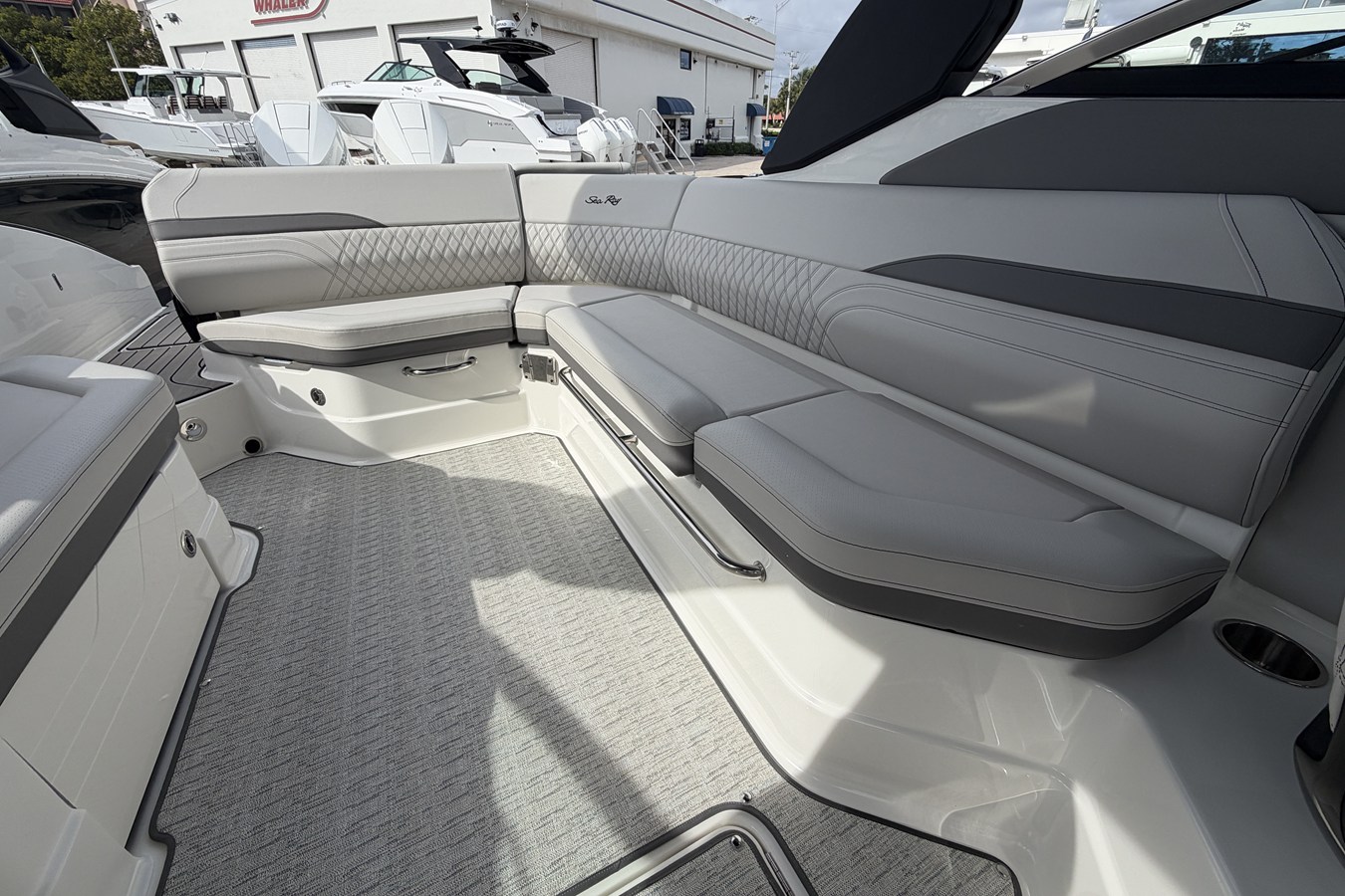 2026 Sea Ray SLX 280 Outboard 17