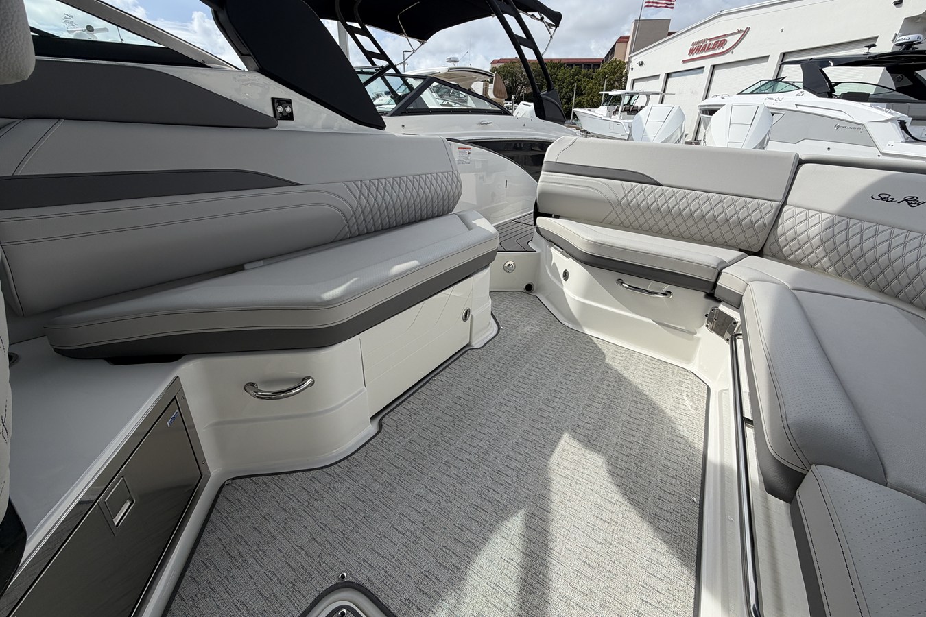 2026 Sea Ray SLX 280 Outboard 18