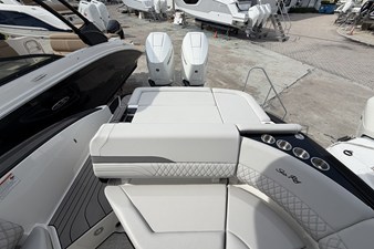 2026 Sea Ray SLX 280 Outboard 12