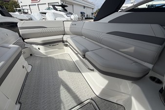2026 Sea Ray SLX 280 Outboard 17