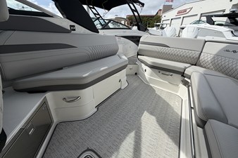 2026 Sea Ray SLX 280 Outboard 18