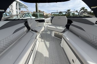 2026 Sea Ray SLX 280 Outboard 19