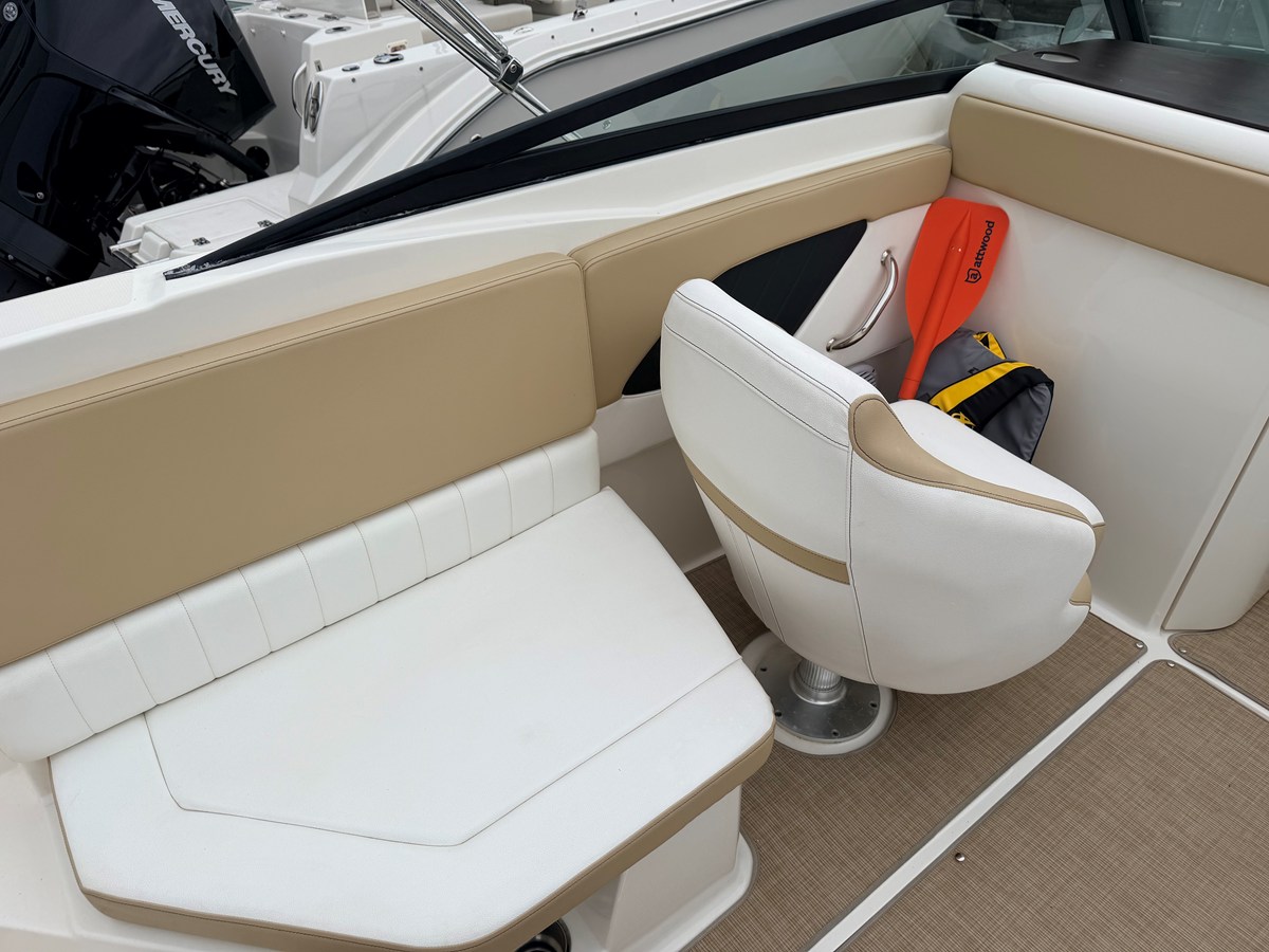 2018 Sea Ray SPX 230 14