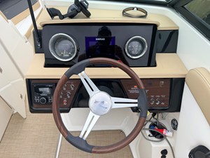 2018 Sea Ray SPX 230 11
