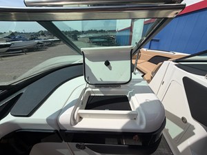 Sea Ray SLX 280 38 2025 Sea Ray SLX 280 39