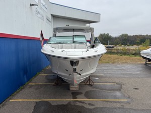 Sea Ray SLX 400 2 2026 Sea Ray SLX 400 3