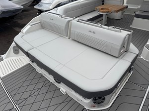 Sea Ray SLX 400 10 2026 Sea Ray SLX 400 11