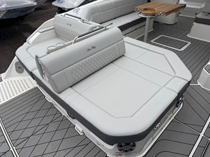 Sea Ray SLX 400 11 2026 Sea Ray SLX 400 12