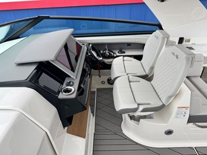Sea Ray SLX 400 27 2026 Sea Ray SLX 400 28