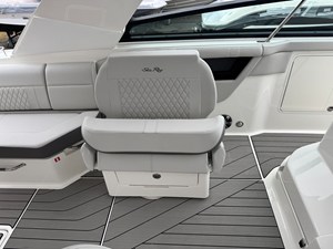 Sea Ray SLX 400 32 2026 Sea Ray SLX 400 33