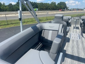 2026 Bennington 22 MFB 11