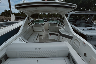 Sea Ray SLX 310 Outboard 3 2026 Sea Ray SLX 310 Outboard 4