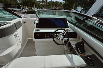 Sea Ray SLX 310 Outboard 15 2026 Sea Ray SLX 310 Outboard 16