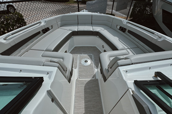 Sea Ray SLX 310 Outboard 19 2026 Sea Ray SLX 310 Outboard 20