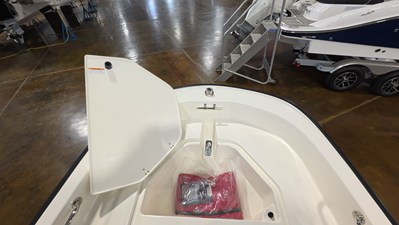 2026 Boston Whaler 130 Super Sport 11