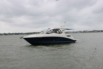 Sea Ray Sundancer 350 0 2018 Sea Ray Sundancer 350 1