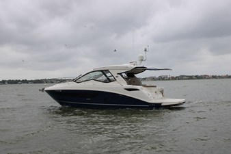 Sea Ray Sundancer 350 13 2018 Sea Ray Sundancer 350 14