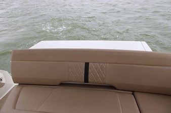 Sea Ray Sundancer 350 15 2018 Sea Ray Sundancer 350 16