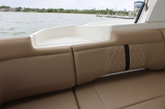 Sea Ray Sundancer 350 16 2018 Sea Ray Sundancer 350 17