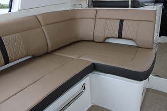 Sea Ray Sundancer 350 17 2018 Sea Ray Sundancer 350 18