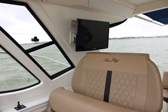 Sea Ray Sundancer 350 27 2018 Sea Ray Sundancer 350 28