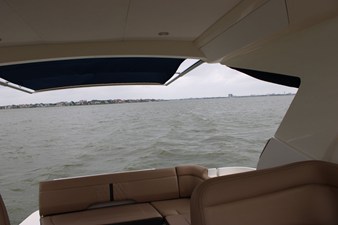 Sea Ray Sundancer 350 31 2018 Sea Ray Sundancer 350 32