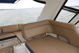 Sea Ray Sundancer 350 32 2018 Sea Ray Sundancer 350 33