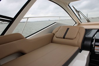 Sea Ray Sundancer 350 38 2018 Sea Ray Sundancer 350 39