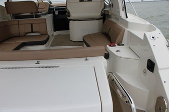 Sea Ray Sundancer 350 44 2018 Sea Ray Sundancer 350 45