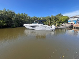 Cruisers Yachts 34 GLS South Beach Outboard 1 2024 Cruisers Yachts 34 GLS South Beach Outboard 2