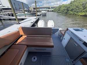Cruisers Yachts 34 GLS South Beach Outboard 8 2024 Cruisers Yachts 34 GLS South Beach Outboard 9