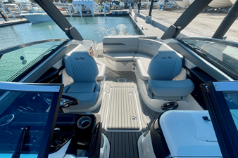 Sea Ray SLX 260 Outboard 12 2025 Sea Ray SLX 260 Outboard 13
