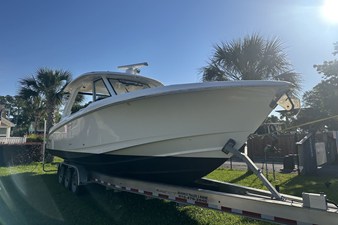 Boston Whaler 350 REALM 1 2021 Boston Whaler 350 REALM 2