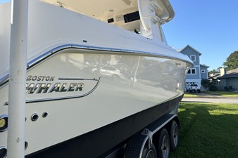 Boston Whaler 350 REALM 6 2021 Boston Whaler 350 REALM 7